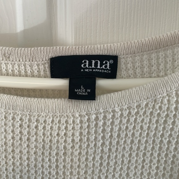 Ana black & white sweater - Picture 2 of 3